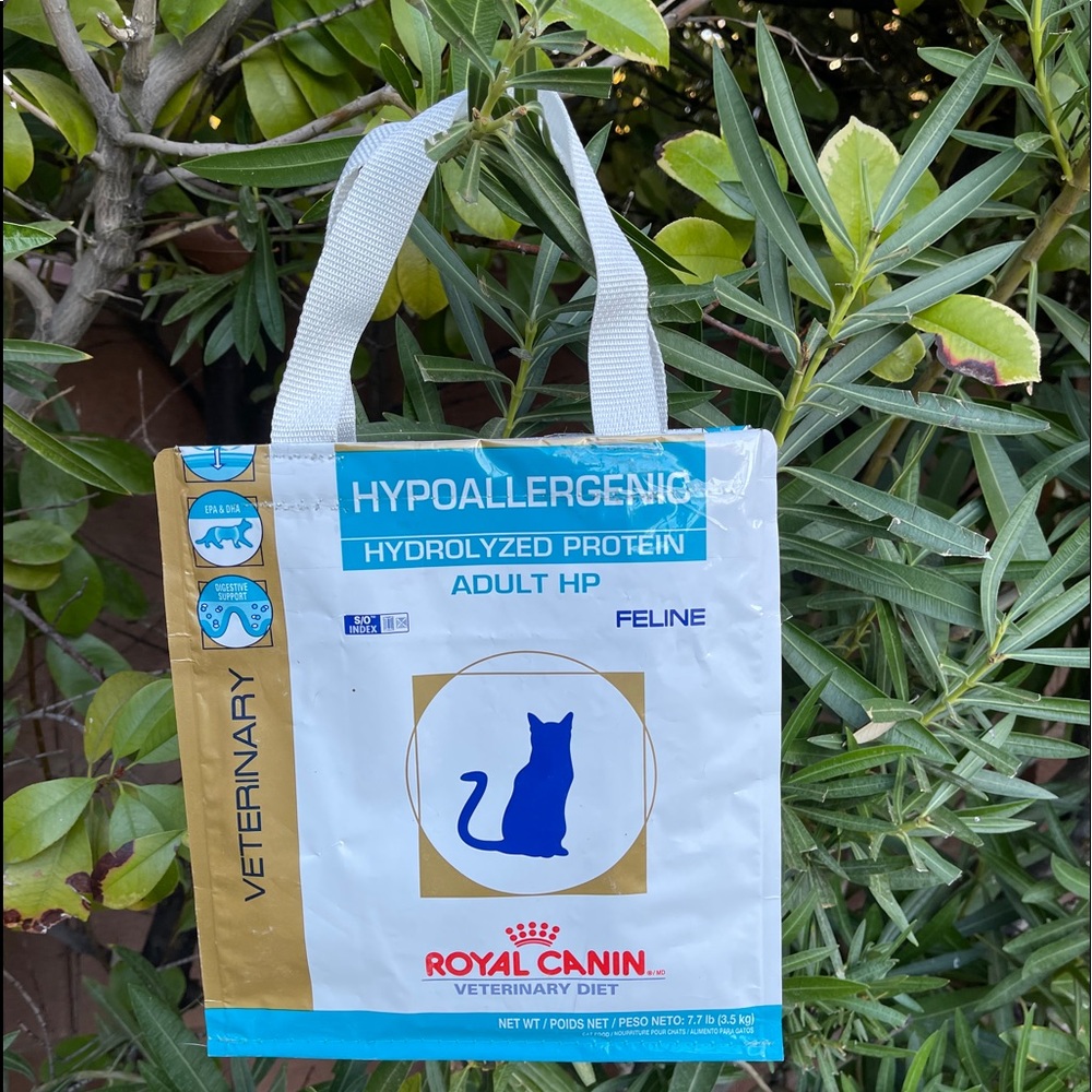 Small handmade tote cat food bag